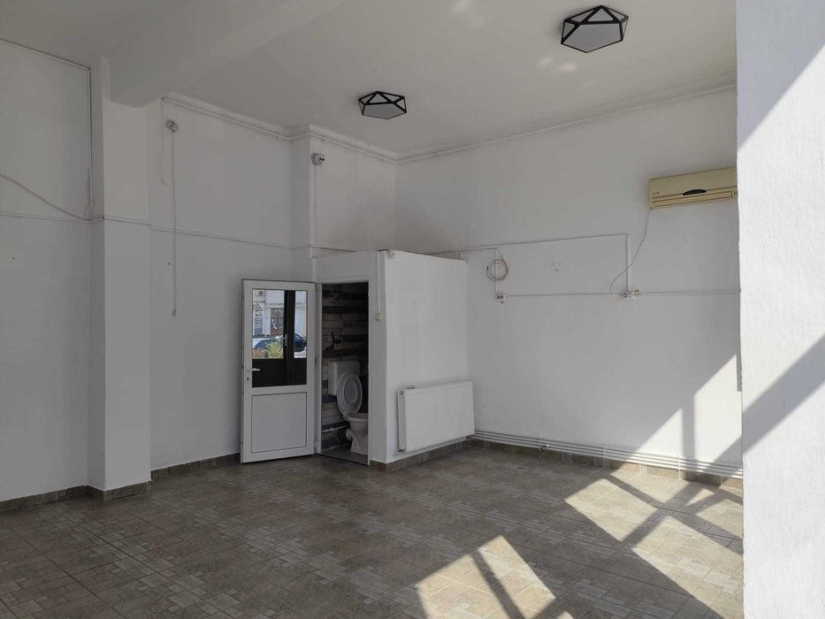 Ofer spre inchiriere spatiu comercial - Bd.M.Basarab, Bl.MB14