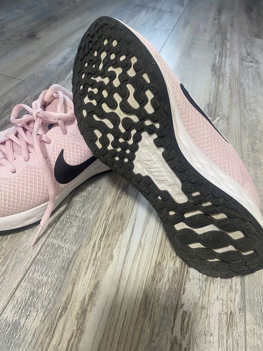 Маратонки Nike розови