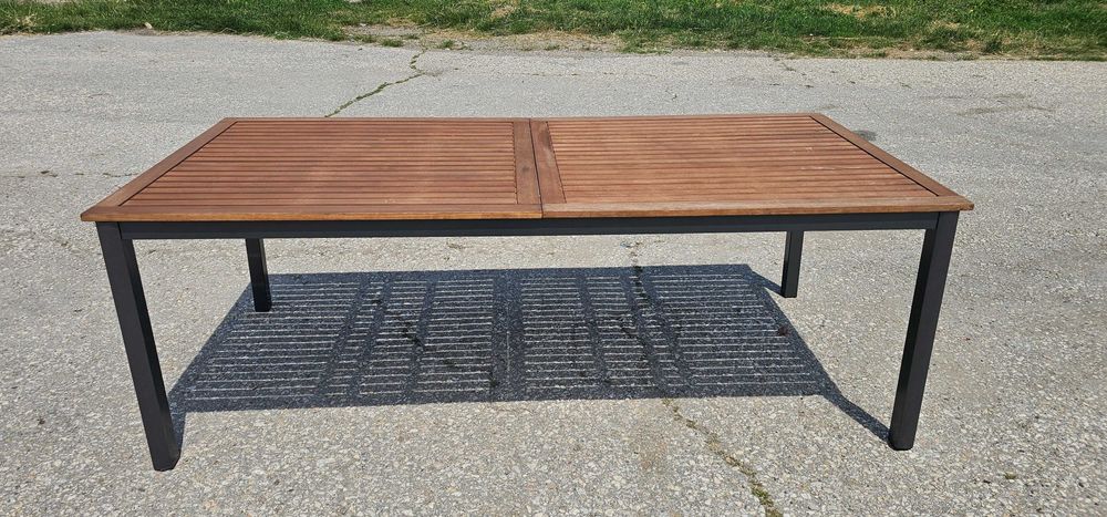 Продавам разтегателна маса.