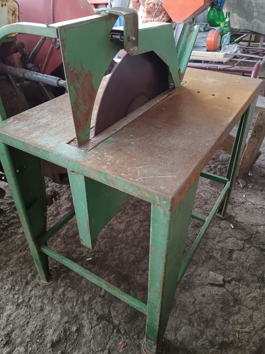 Moara cu ciclon și circular la priza tractorului