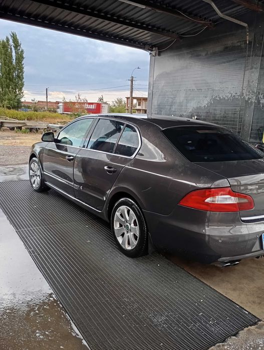 SKODA Superb 2010 — imagine 2