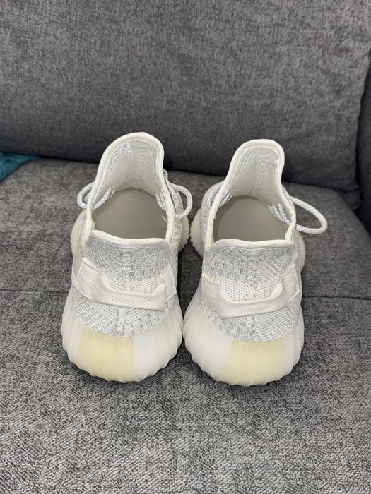 yezzy 350 v2 bone