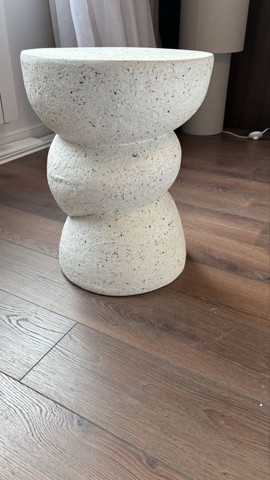 Дизайнерска помощна маса – нова, модерен стил