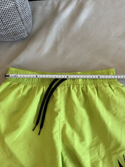 Страхотен неонов мъжки бански/шорти на Nike