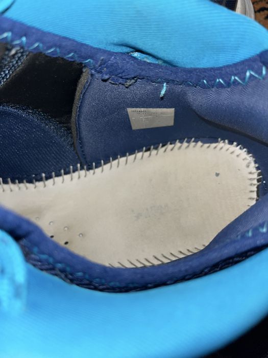 Продам кросовки асикс волейбольные