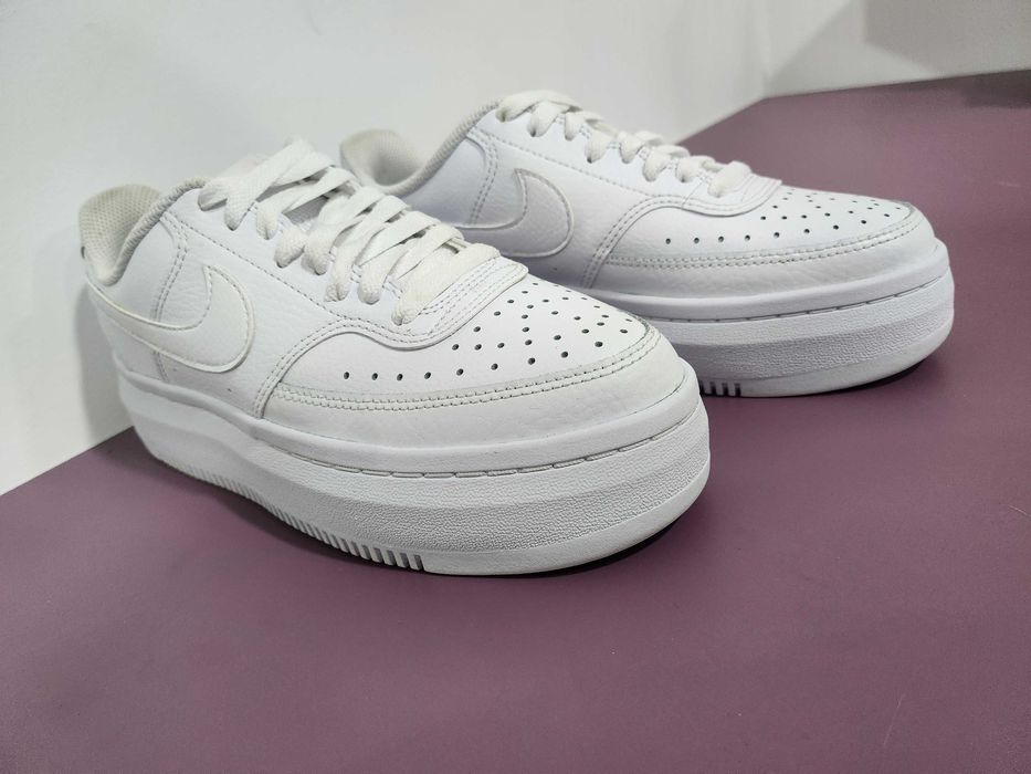 Сникърси на платформа, Nike Court Vision ALTA 38.5, 139 лв.