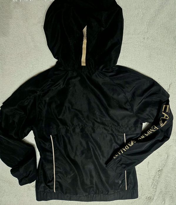 Оригинални Emporio Armani-EA7 ветровки и суичър