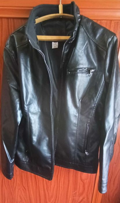 Мужская куртка для весны и осени, стильная с воротником-стойкой.