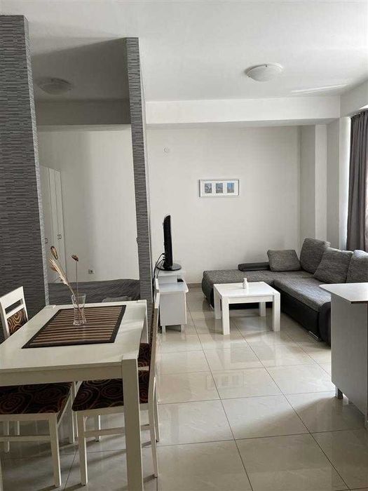 Двустаен имот в кв.Редута