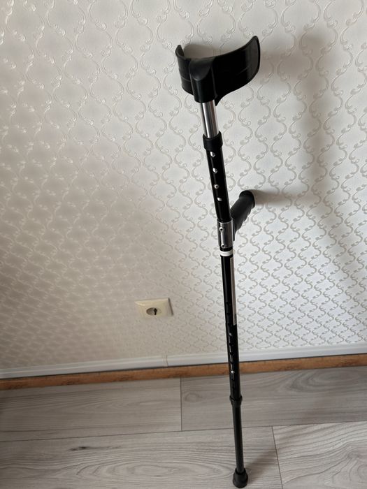 Костыли деревянные и трость