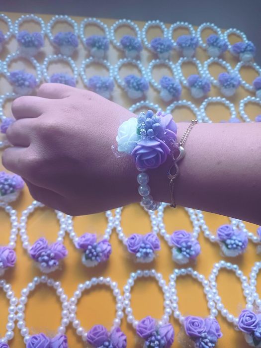 Сватбени гривни с тюл и перли