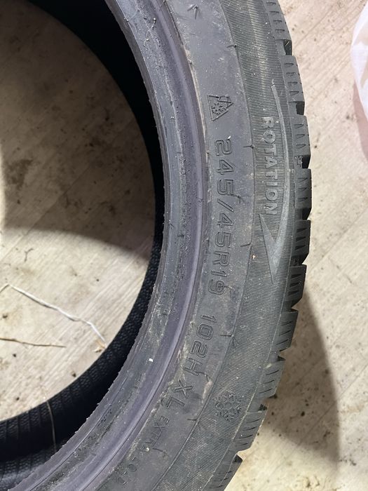 Продам Шины всесезонки  245/45R19