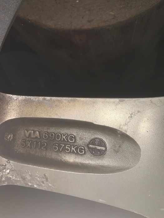 Джанти с гуми за кола