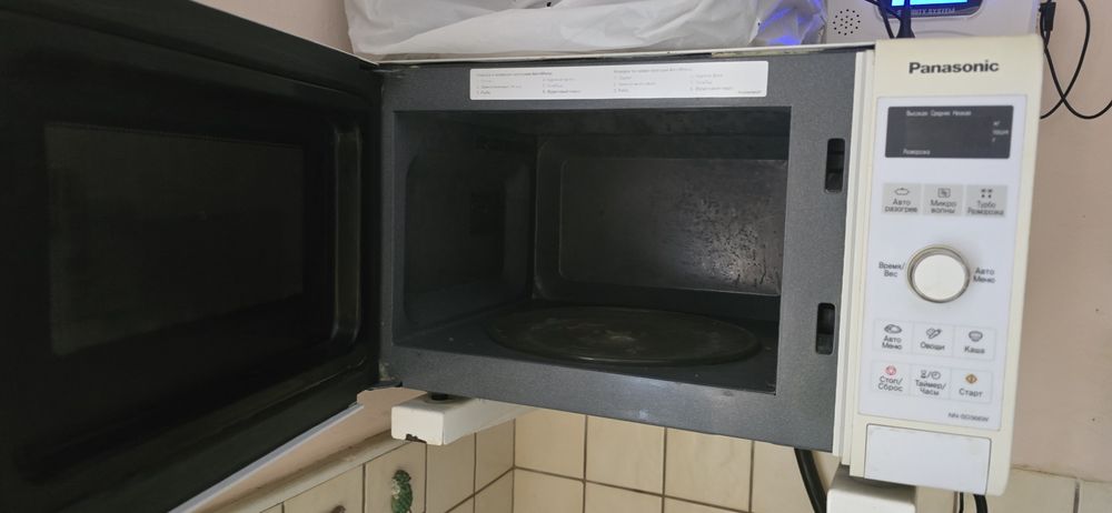 Продам микроволновку Панасоник