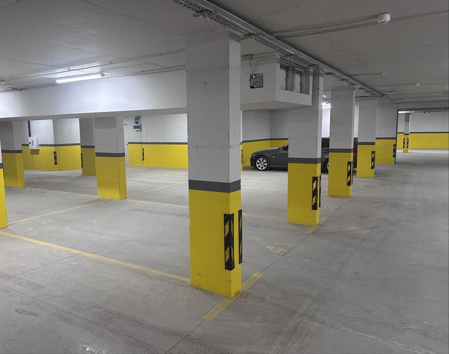 Дава се под наем Гараж / Паркомясто в Варна, Възраждане 1 - 15 кв.м за 94.35 € - Снимка #1