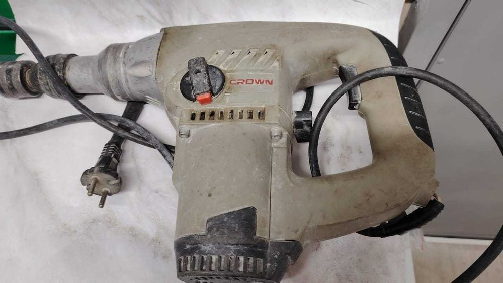 Перфоратор  Crown (Талдыкорган Акын-сара 116)  лот 731794