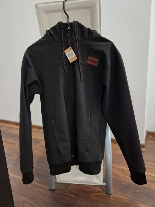 Яке Hugo Boss M-размер