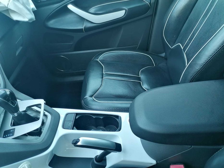 Dezmembrez Ford Kuga 2011 2.0 TDCI 4x4 pachet Individual