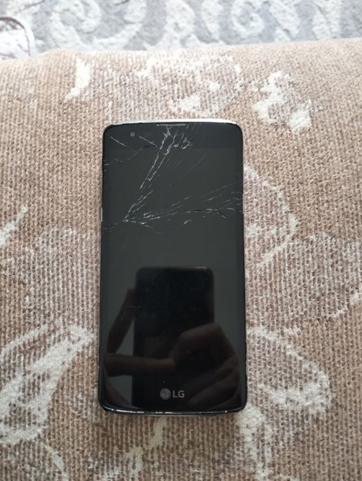 Телефон марки LG