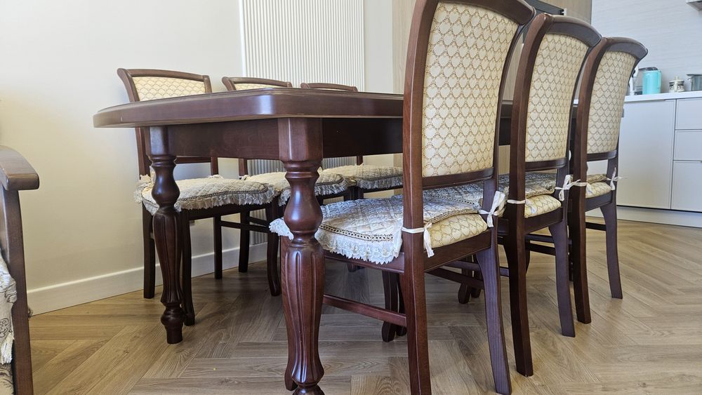 Продам стол и 6 стульев