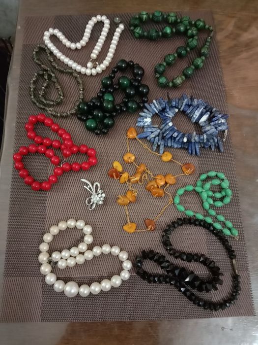 Мужские запонки  и женские украшения, бусы