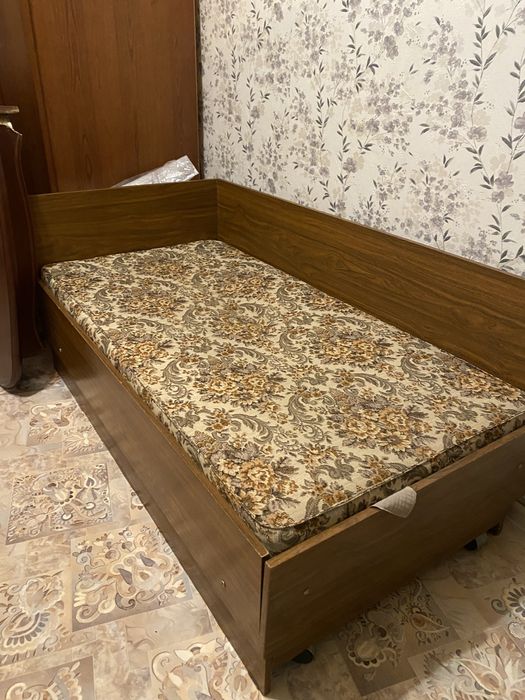 Продам тахту диван