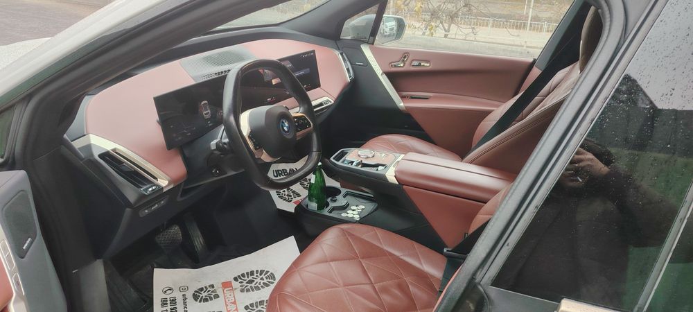 Продаётся BMW IXDRIVE40