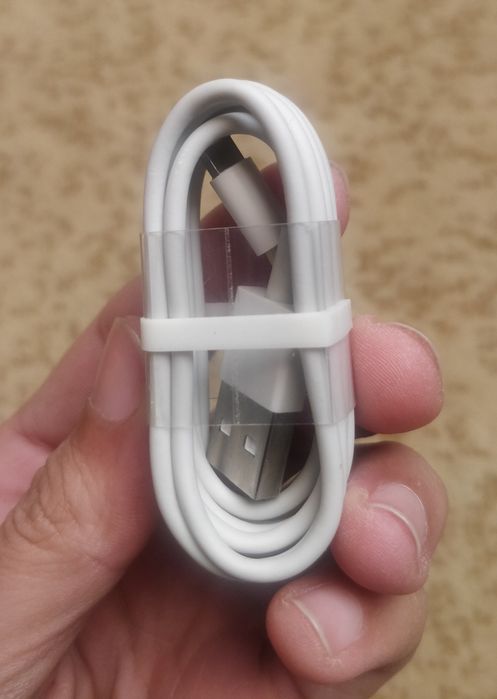 Iphone xs karobkasidan chiqgan original usb kabel