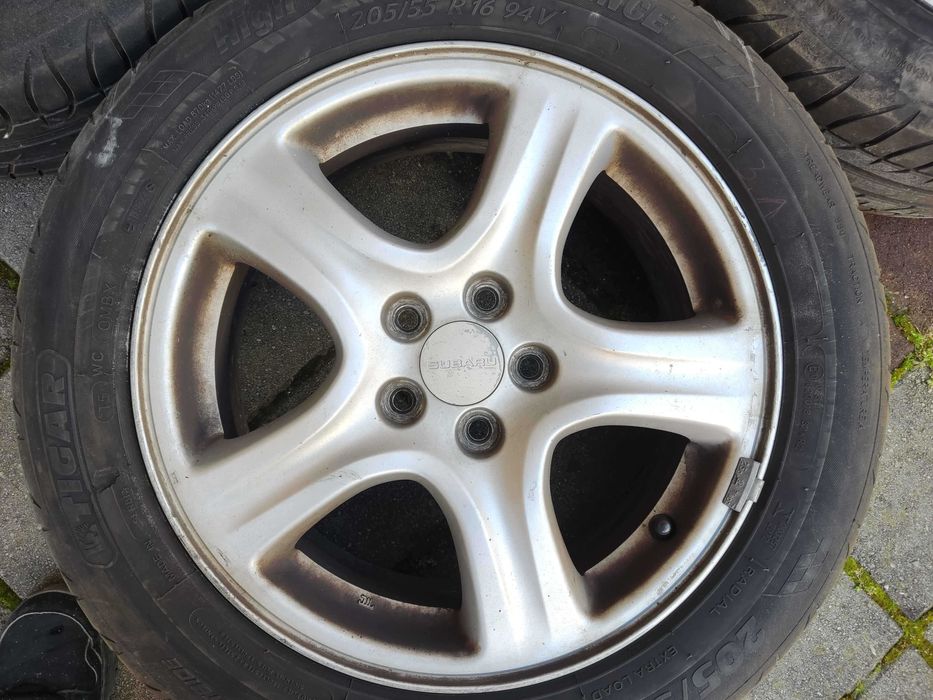 16 5 100 от Subaru с гуми