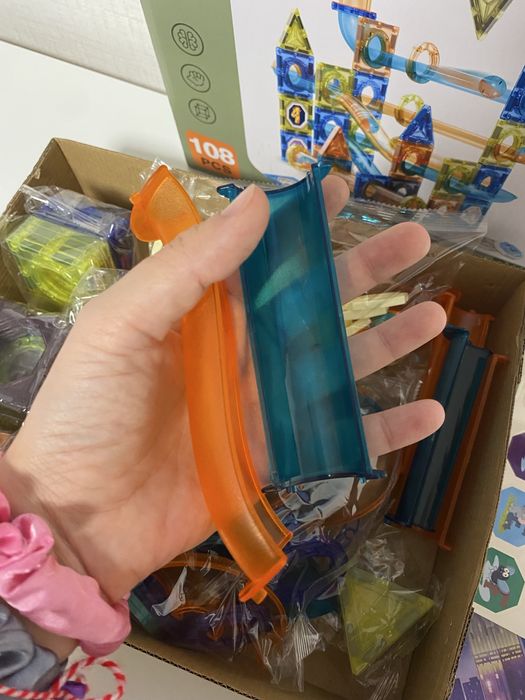 Магнитен конструктор Път с топчета - 108 части