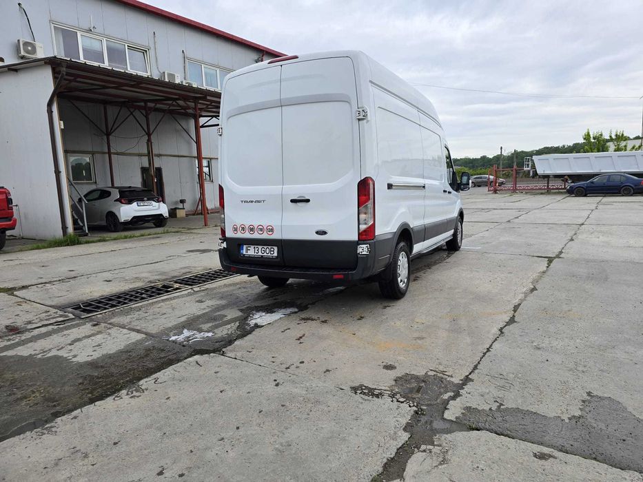 Autoutilitara Ford Transit - Primul proprietar