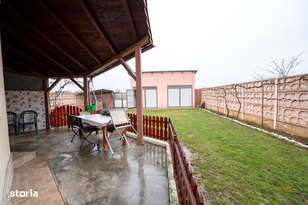 Casă cu 4 camere și 1000 mp teren Sântandrei