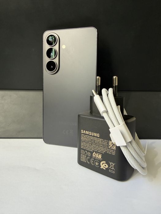 Samsung S26 512GB 100% батерия