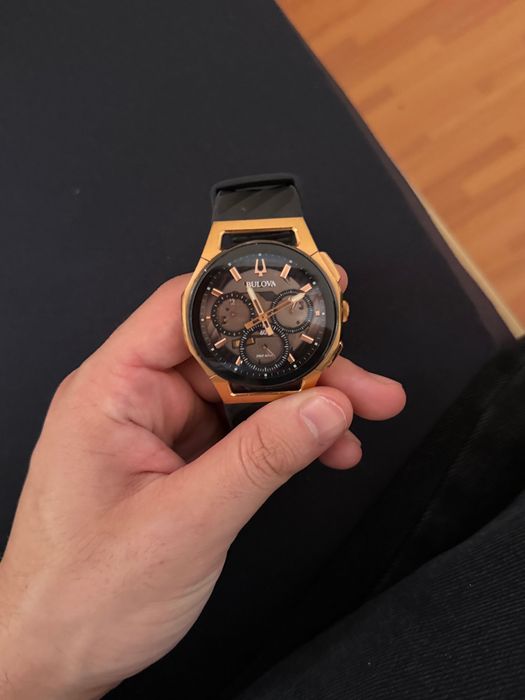 Ceas bulova curv