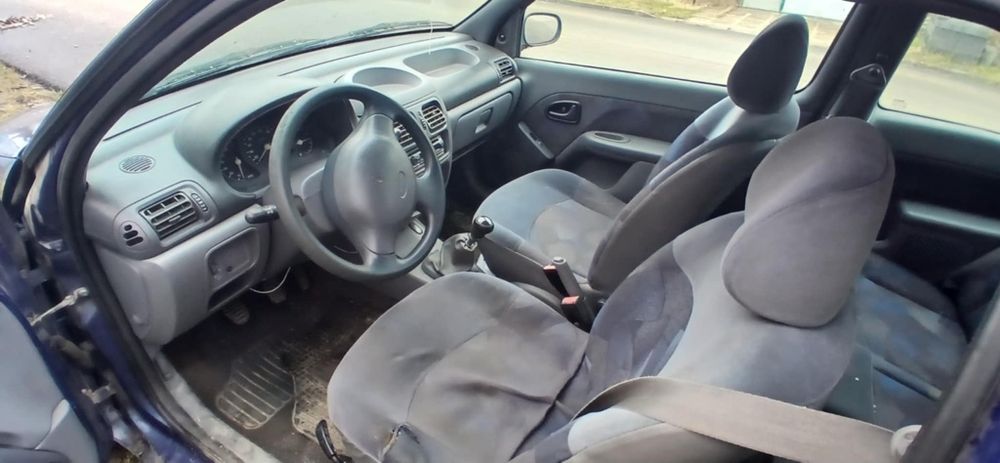 На части!! Рено Клио 2