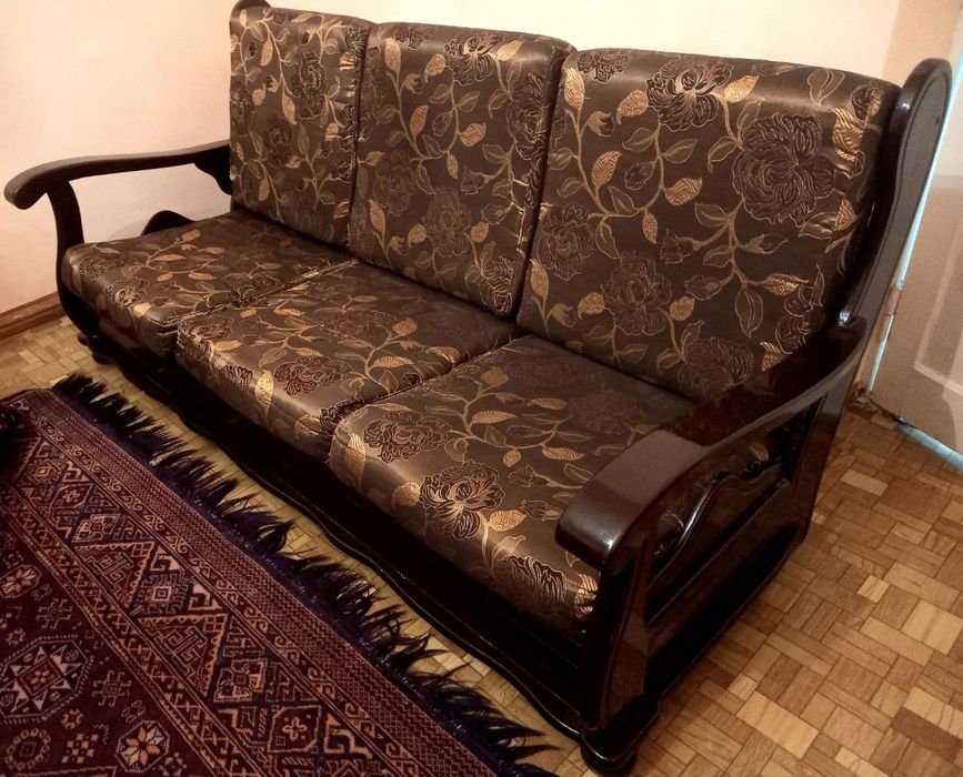 Продаю Диван + 2 кресла
