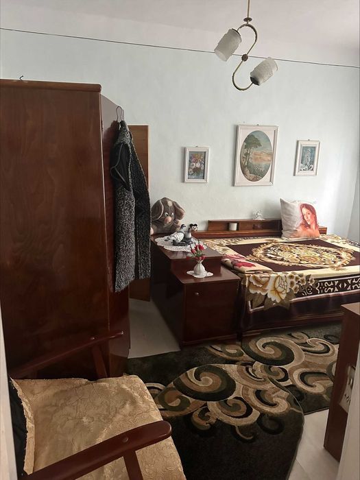 Casa Belcesti - Aproape de Centru si Gara - 1033 MP (111 MP Casa )