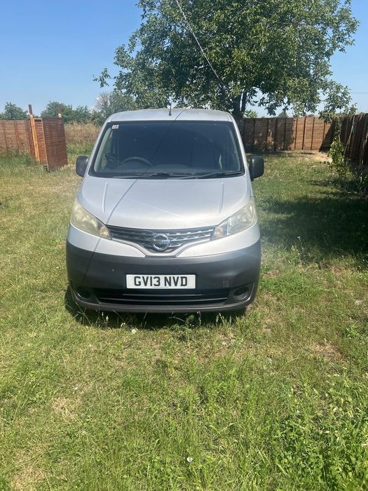 Nissan duba NV200