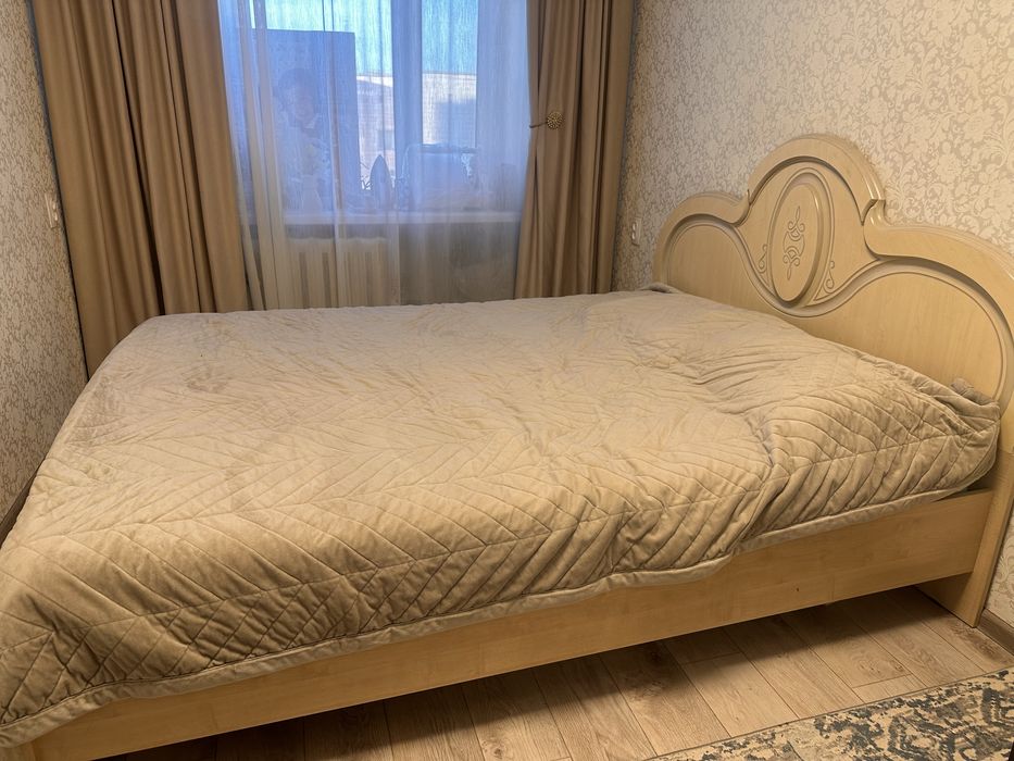 Продается спальный гарнирур