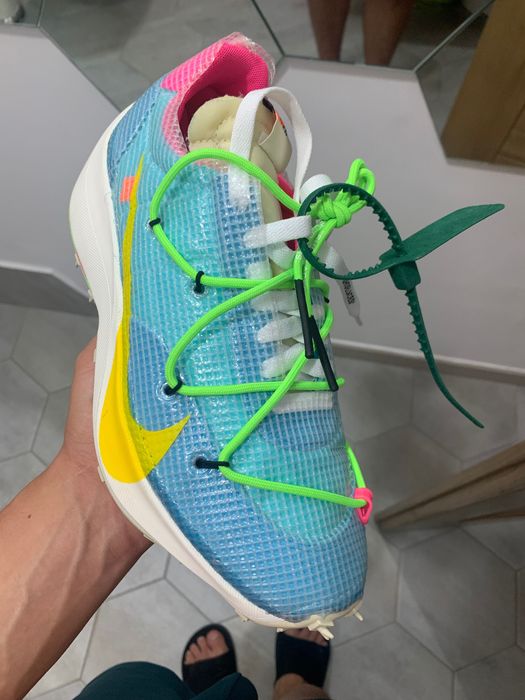 Nike X Off-White
Zoom Vapor