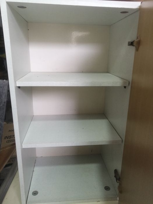 Продаётся Навесной шкаф