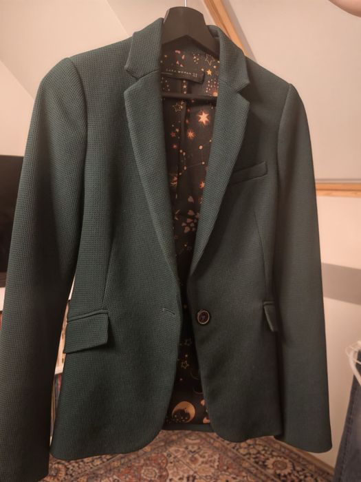 Уникално зелено сако на ZARA