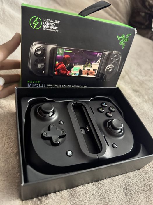 Razer Kishi – controller gaming pentru telefon