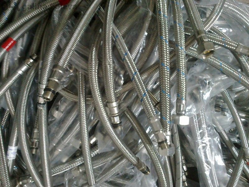 Меки връзки за стоящ смесител