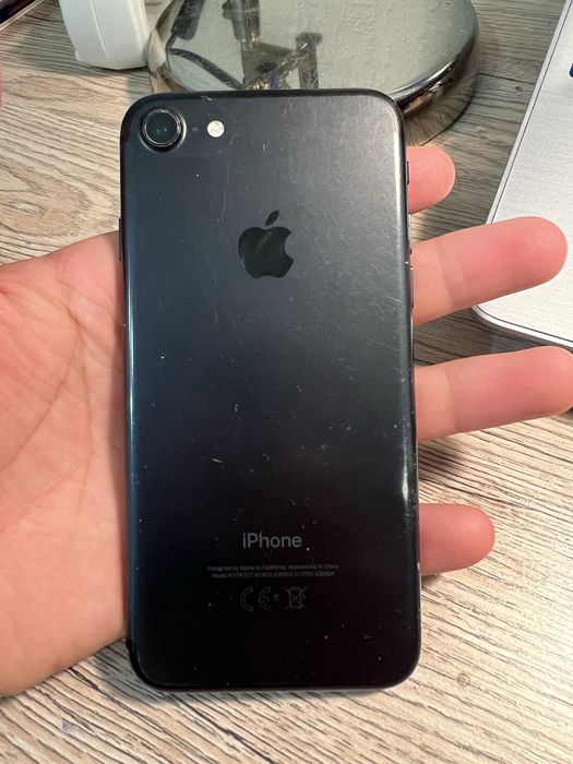 iPhone 7 Black (Черный) — 100% АКБ + кабель зарядки