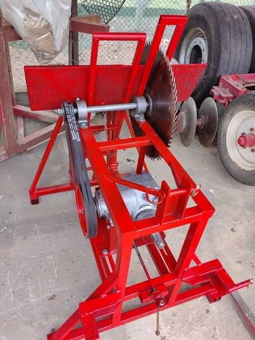 Circular dupa tractor