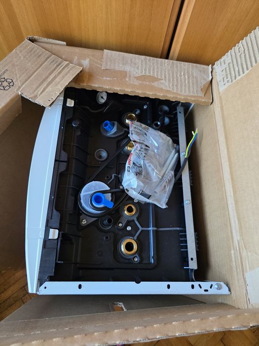 Ariston HS Premium 30 EU2 | Nouă, nefolosită | + tub evacuare inclus |