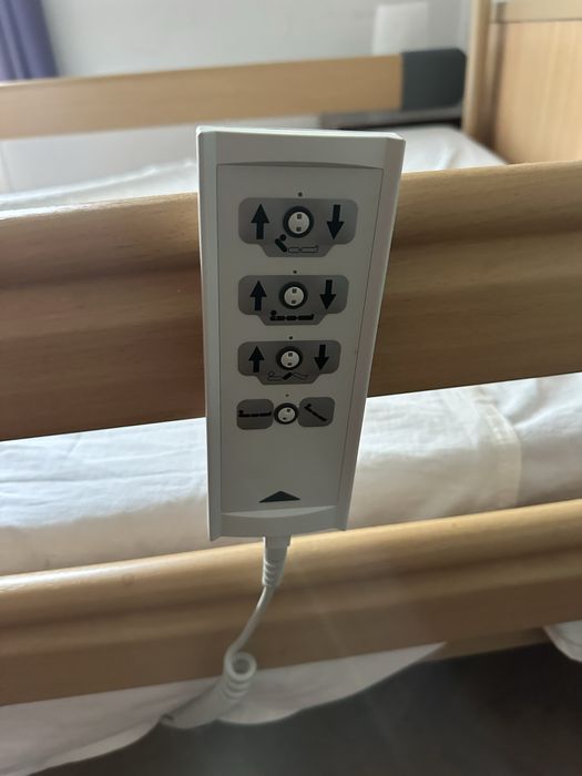Pat electric cu telecomanda (tip spital)
