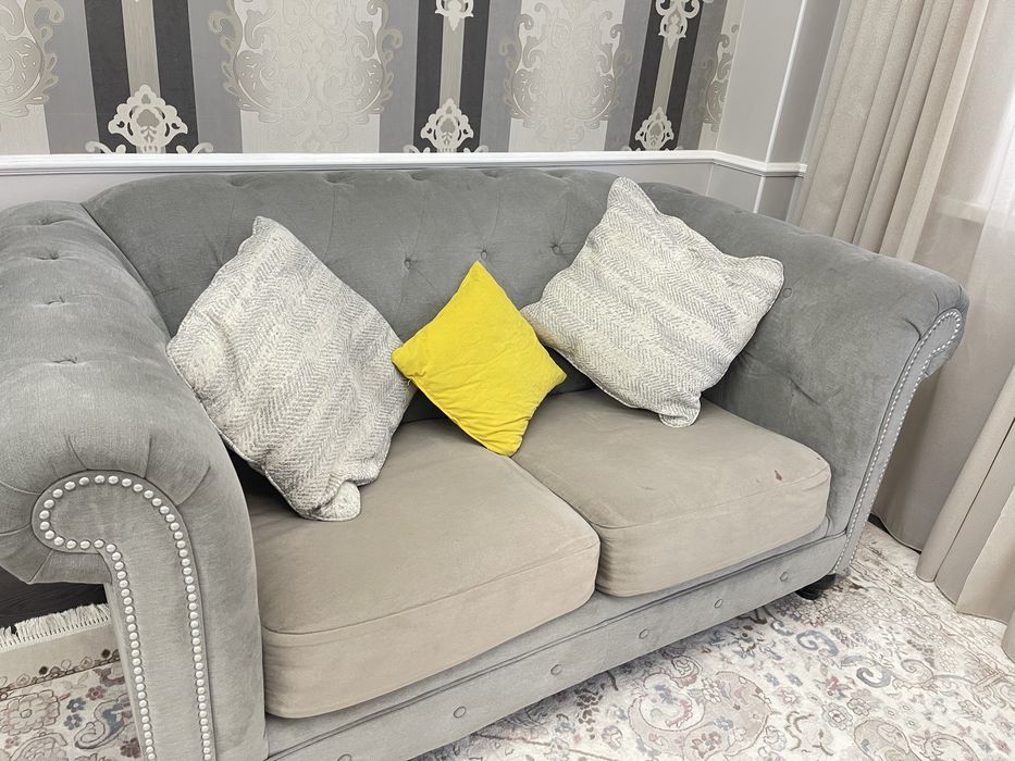 Диван хорошего качества, цена за 2 шт