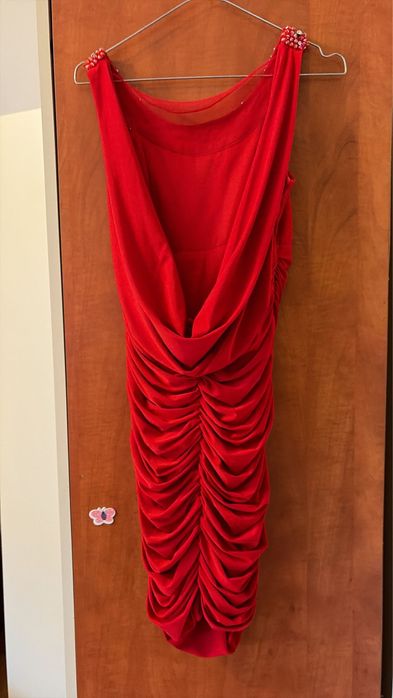 Rochie rosie eleganta mulata